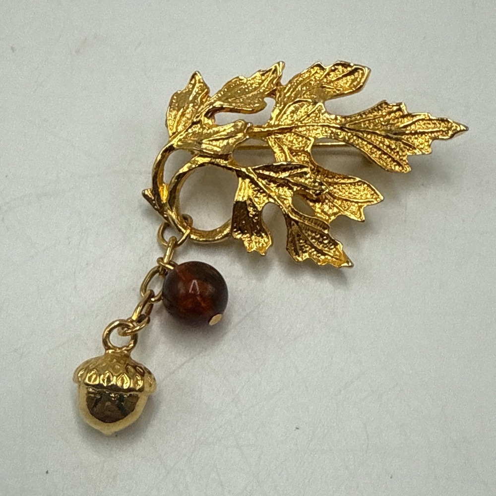 Vintage Gold Tone Oak Leaf Brooch with Acorn and Amber Bead Dangle Pin